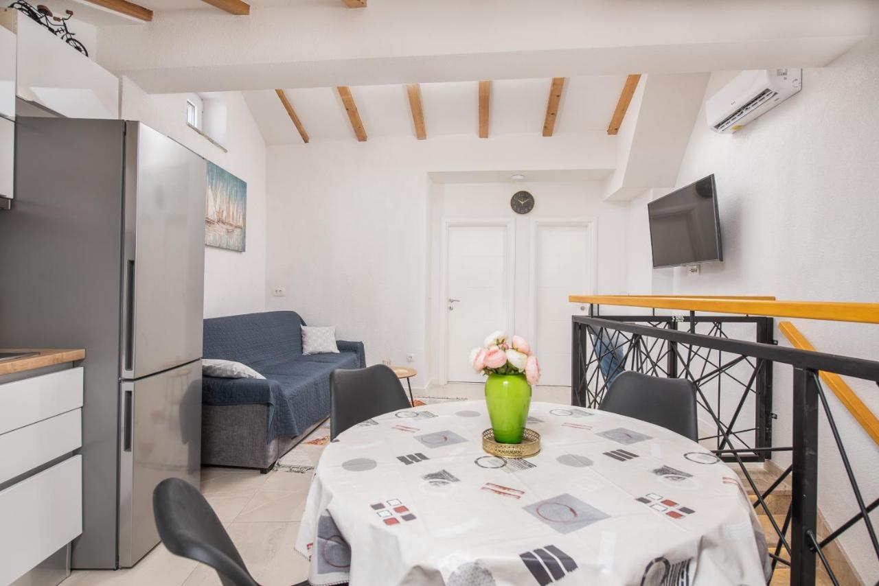 Apartmani Mara Kaštela المظهر الخارجي الصورة