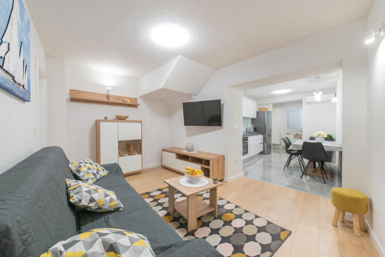 Apartmani Mara Kaštela المظهر الخارجي الصورة