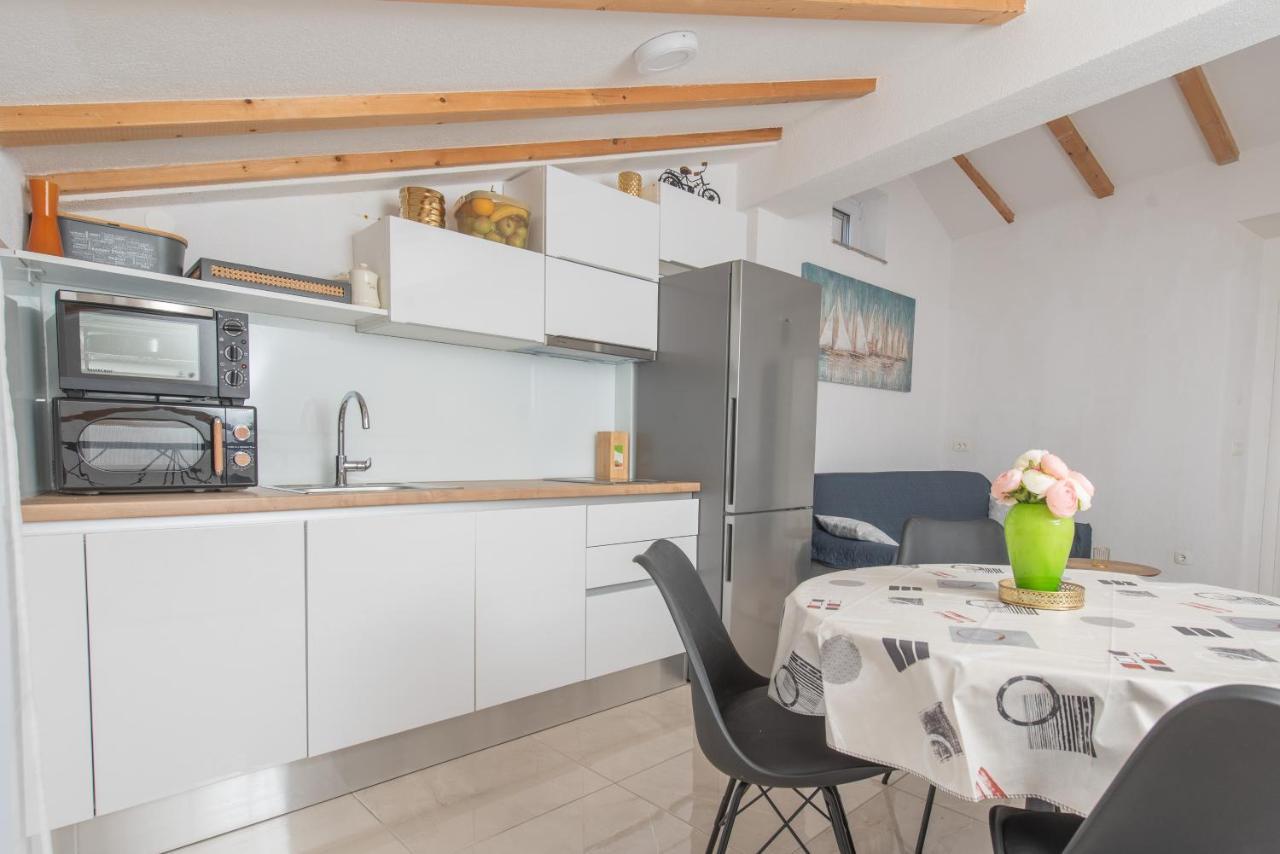 Apartmani Mara Kaštela المظهر الخارجي الصورة