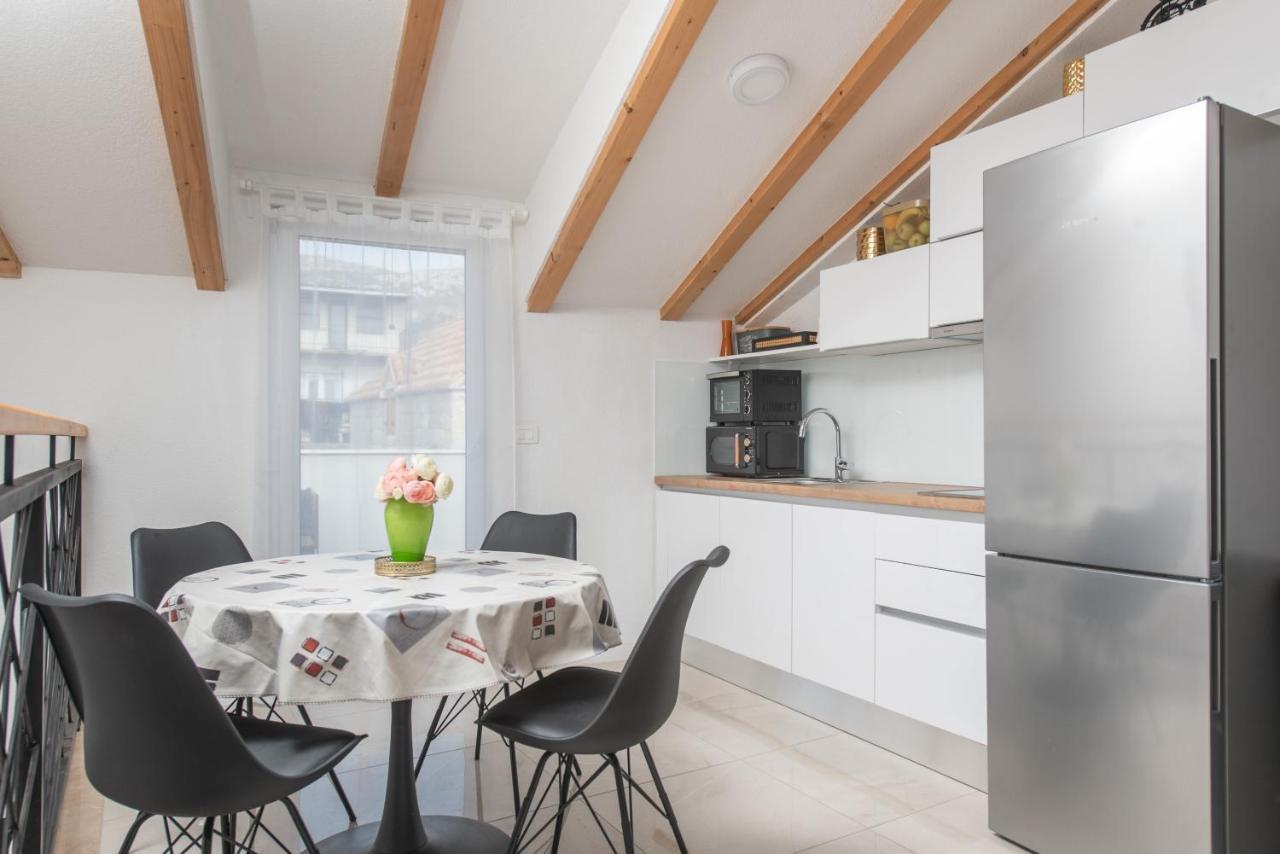 Apartmani Mara Kaštela المظهر الخارجي الصورة